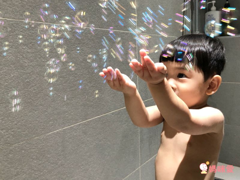 韓國 BUBBLOOO - 【媽咪愛獨家】小號角長頸鹿吹泡泡組-不沾手豪華套組(套組+490ml補充液+大底盤)