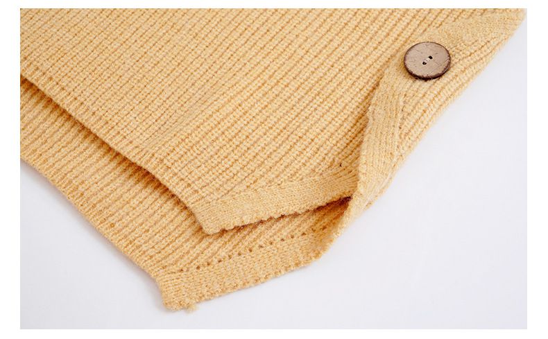 加厚半高領開衩長袖針織上衣-杏色