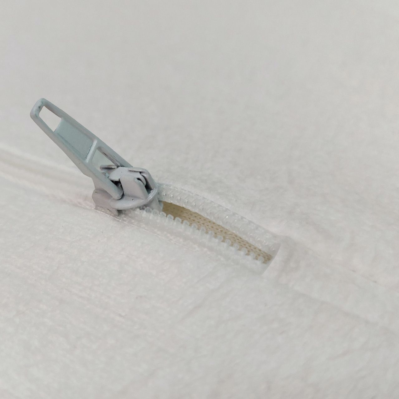 Fotex 芙特斯 - 小小瑜好評推薦 Fotex 【防蟎記憶枕】肩頸款 含外層物理性防螨套 釋壓枕頭 過敏患者專用 (64x39x10.5cm)