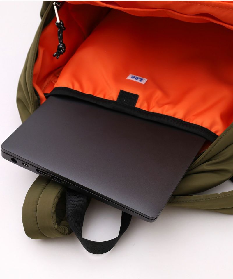 日本 COOCO - Lee聯名款 輕量美型後背包-淺灰 (W30*H39*D15cm)