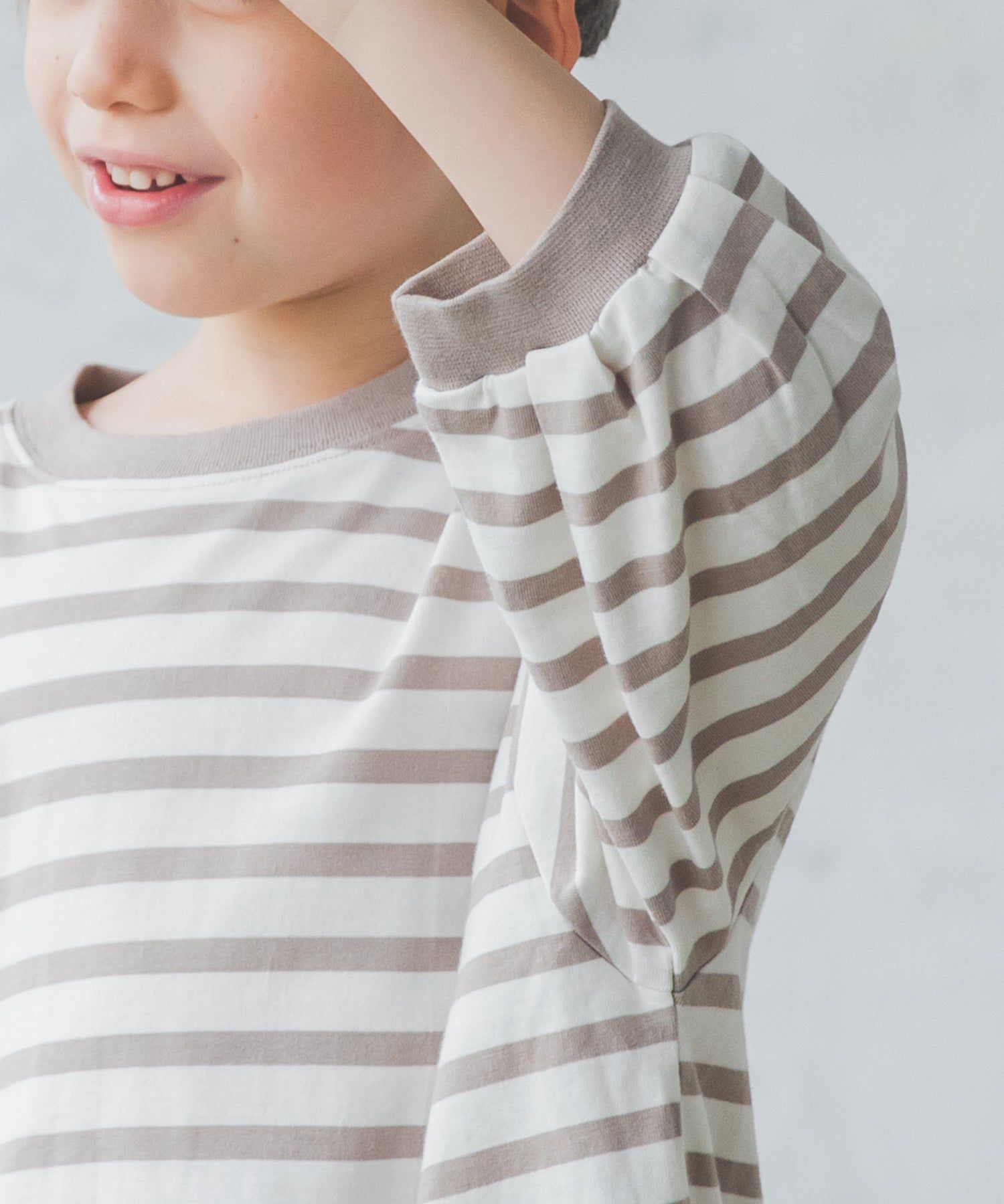 日本 PAIRMANON - 純棉落肩圓領條紋薄長袖上衣-孩子-黑x白