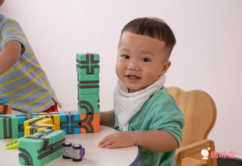 Qbi - 益智磁吸軌道玩具-成長探索系列-兒童同樂組-[獨家送]經典方塊4入擴充包(顏色隨機)