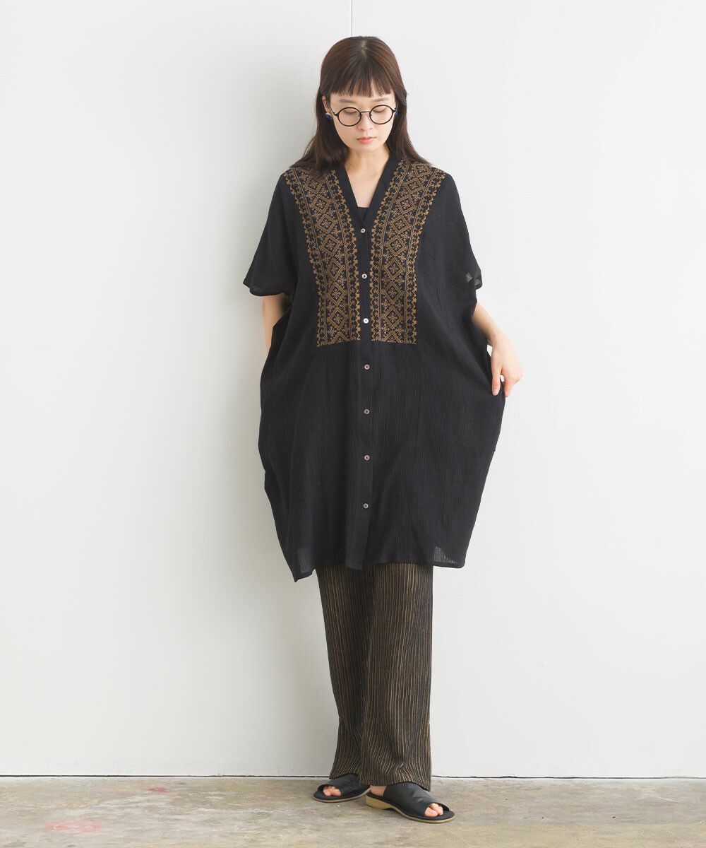 日本女裝代購 - 100%印度棉 前刺繡V領長版短袖上衣-白