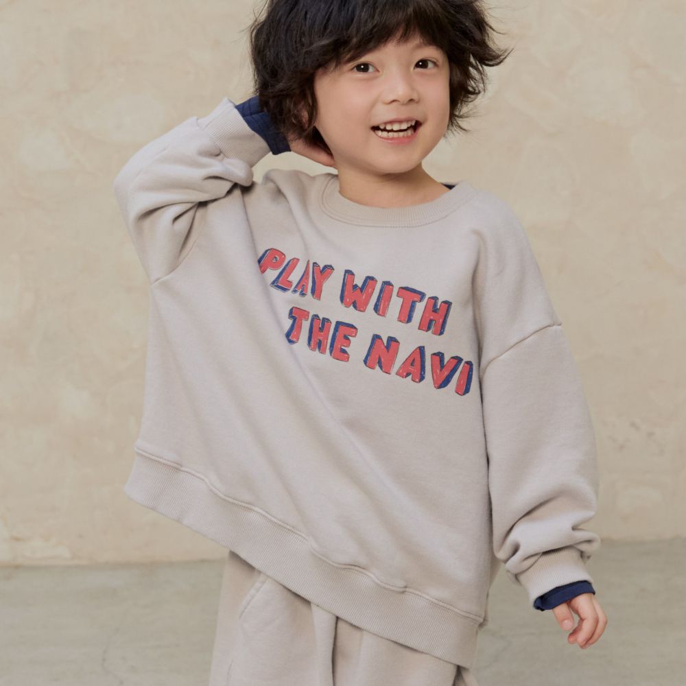 NAVi 塗鴉文字純棉長袖大學T-淺灰