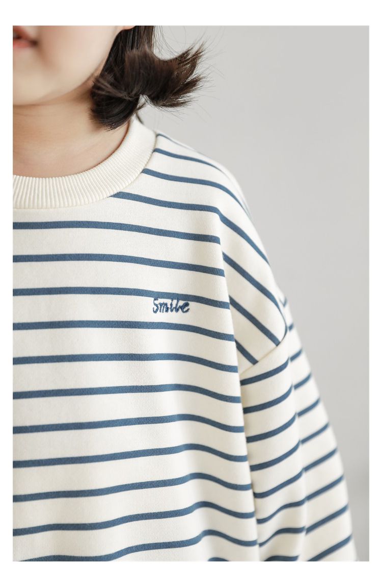 休閒印花圓領長袖上衣-塗鴉插畫-杏色