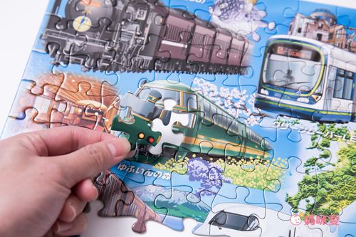 可以嘗試<em>150片以上</em>的拼圖，促進空間想像力、解決問題和增強專注力。同時更複雜的拼圖也會擴展孩子的對象辨識能力和地理概念！孩子也可以與朋友一起完成，<em>培養社交能力＆團隊合作</em>！<br />
<ul>
<li>拼圖品牌推薦：百耘圖卡通系列、MiDeer藝術拼圖</li>
</ul>