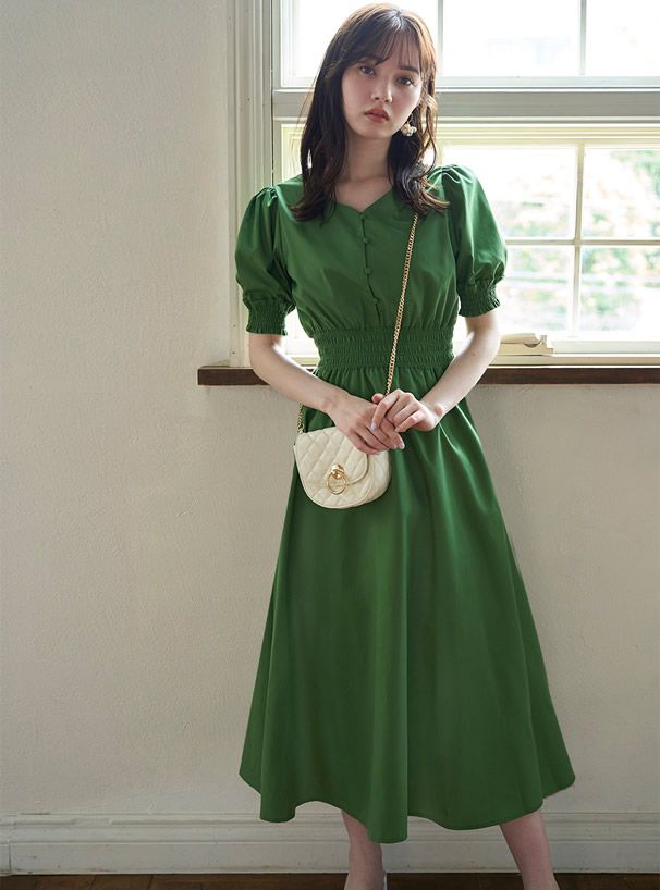 日本 GRL - 復古V領縮腰泡泡袖洋裝-簡約黑