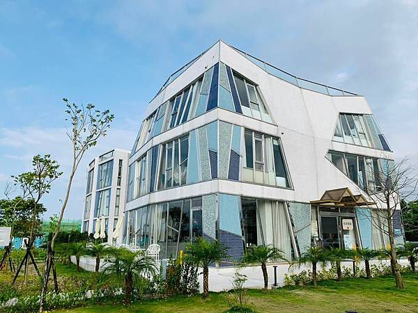 艾玹爾飯店集團 - 四館聯合通用-多愛溫泉會館/天使輕旅/艾玹爾溫泉商旅/天使星夢渡假村(需加價)-雙人平日住宿券含２客早餐-超值4張組-優惠活動使用無效期