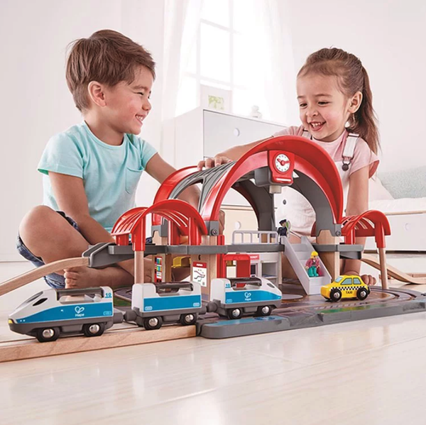 超酷太陽能車／高鐵車站加入！❤ 德國 Hape 軌道車 ❤ 車車控最愛豪華軌道