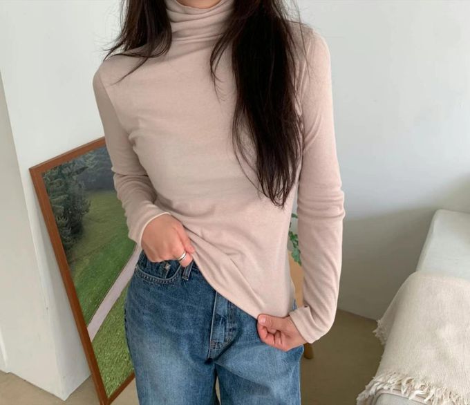 韓國 LANDING - 韓國製彈性高領長袖上衣-橄欖綠 (FREE)