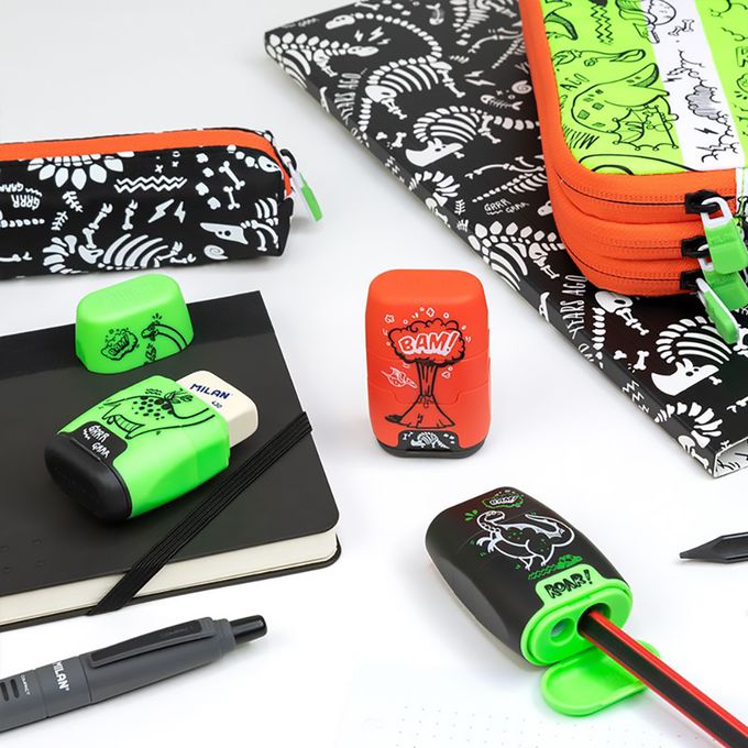 MILAN - 學童文具組-學齡前的第一枝三角鉛筆_12入裝+COMPACT橡皮擦+削筆器_恐龍樂園_草地綠