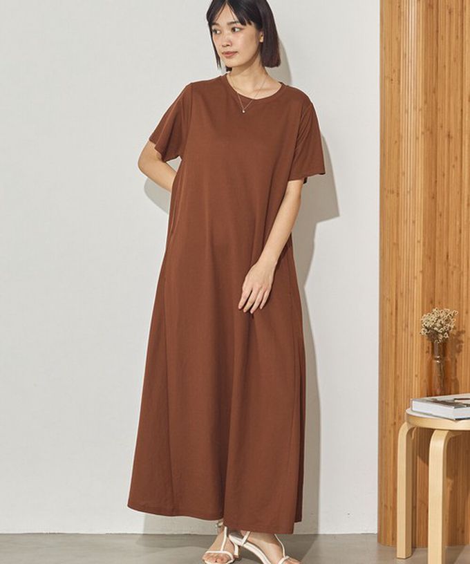 日本 Sans Souci 34+ - 接觸涼感 嫘縈傘擺素色短袖洋裝-水玉x黑