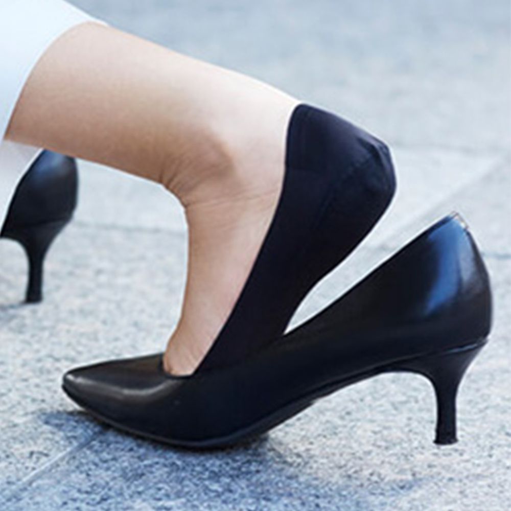 日本 okamoto - 超強專利防滑ㄈ型隱形襪-淺履款-黑-足底棉混