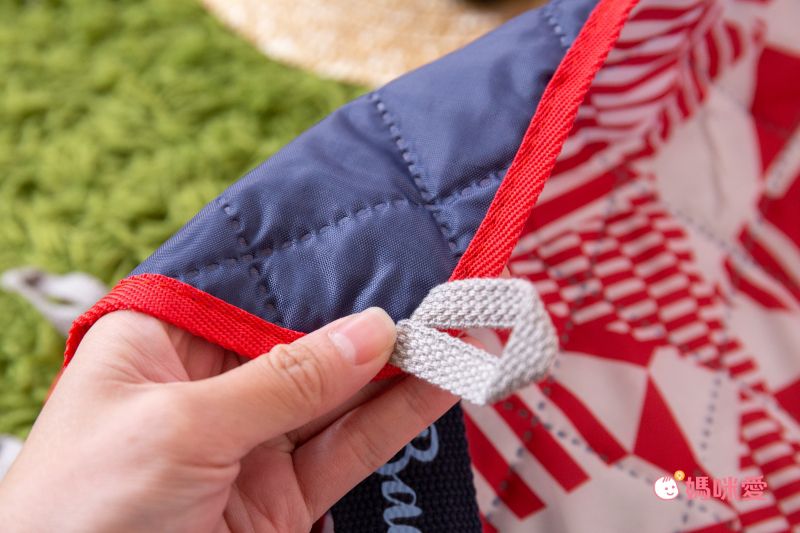 日本現代百貨 - 可機洗 撥水加工衍縫野餐墊(4-5人)-幾何三角-藍 (L(140x180cm))