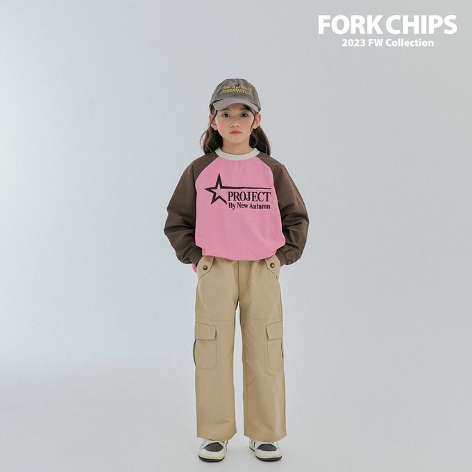 韓國 FORK CHIPS - 鬆緊腰大口袋工裝寬鬆長褲-卡其