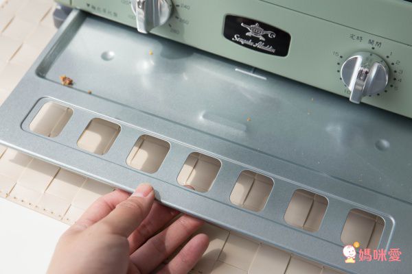 Sengoku 千石 - 阿拉丁「專利0.2秒瞬熱」復古多用途烤箱-四枚燒-附圓形烤盤組+專用食譜-綠色