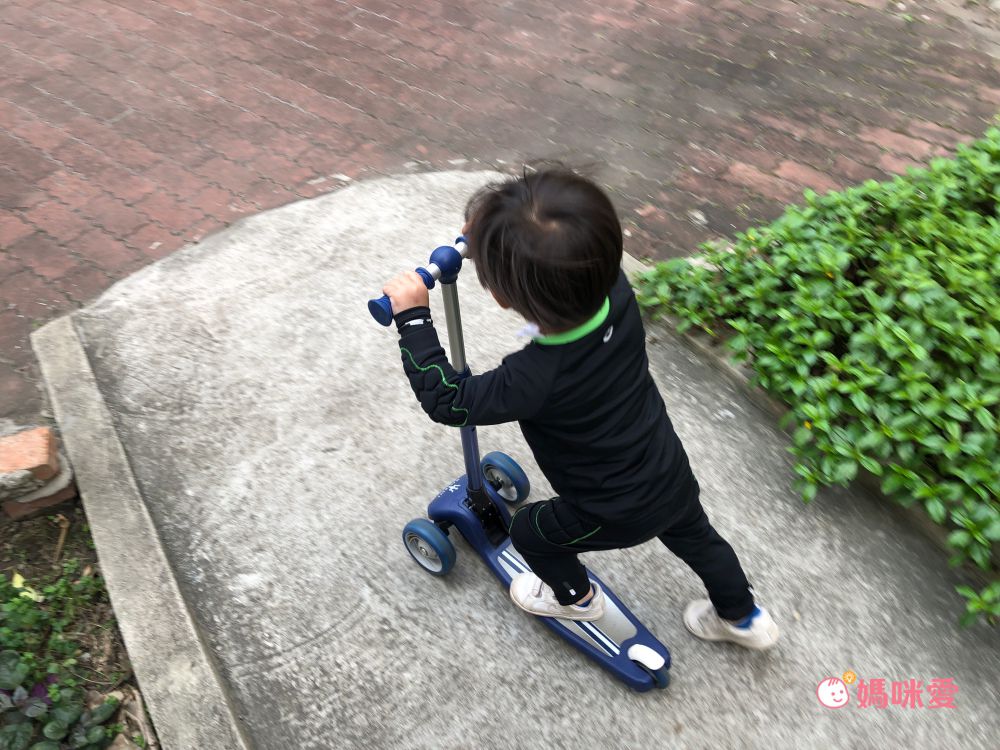 Maserati - 瑪莎拉蒂授權滑板車-藍色-(發光輪+可折疊)