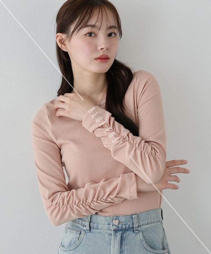 日本 BLUE EAST - 個性皺褶顯瘦U領合身長袖上衣-粉