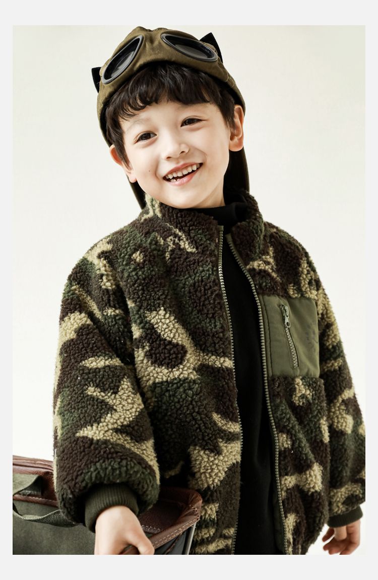 TONGMO - 帥氣羊羔絨立領迷彩長袖外套-綠色