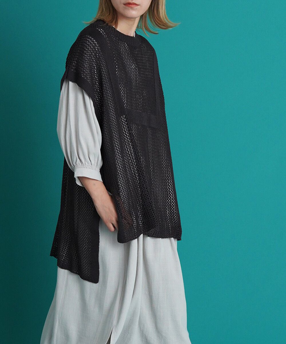 日本 Bou Jeloud - 設計感透視網狀短袖針織背心-深灰