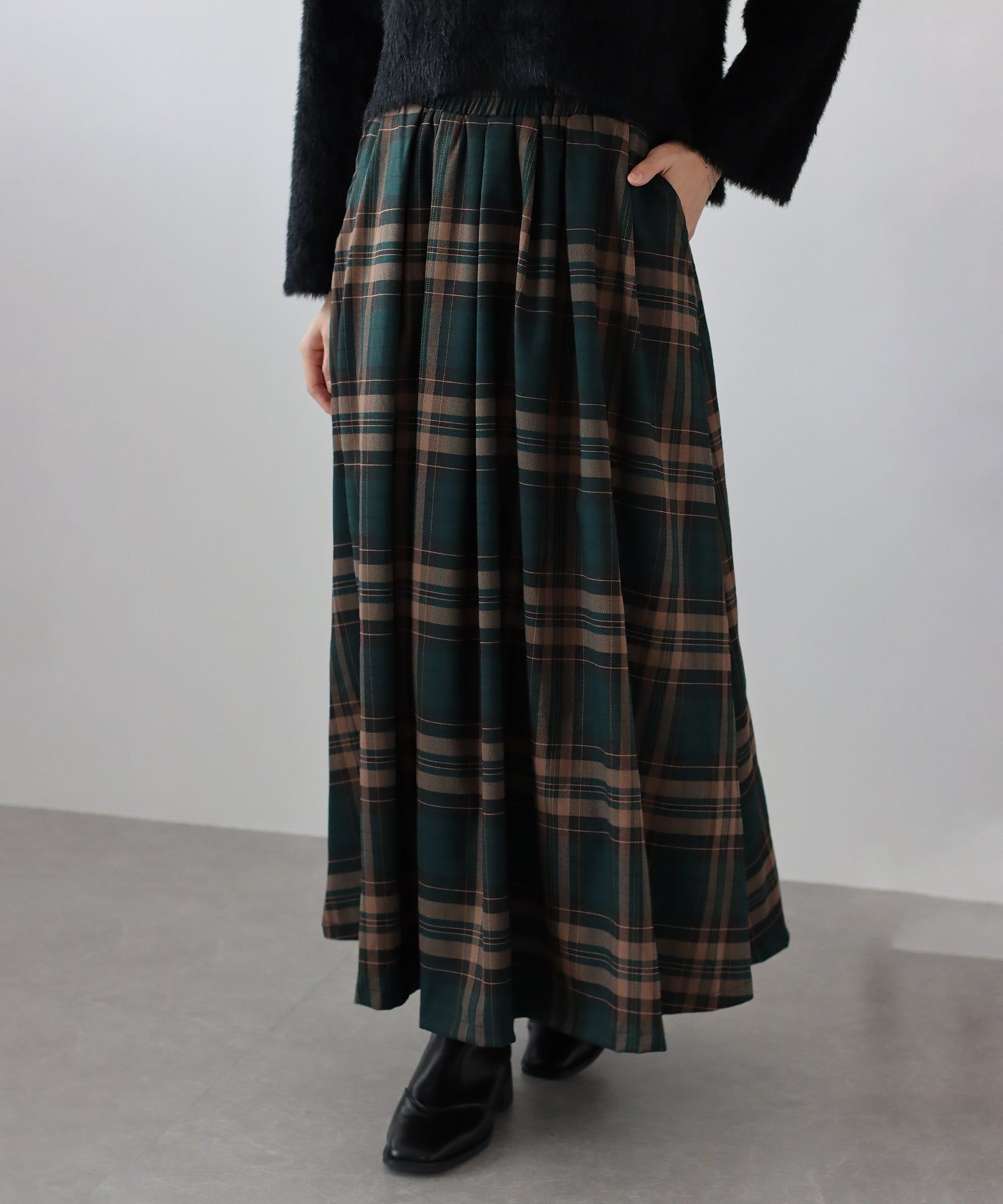 日本 BLUE EAST - [經典推薦]英倫格紋傘狀修身長裙-酒紅