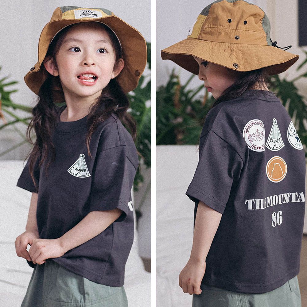 純棉圓領短袖上衣-標籤印花-深灰