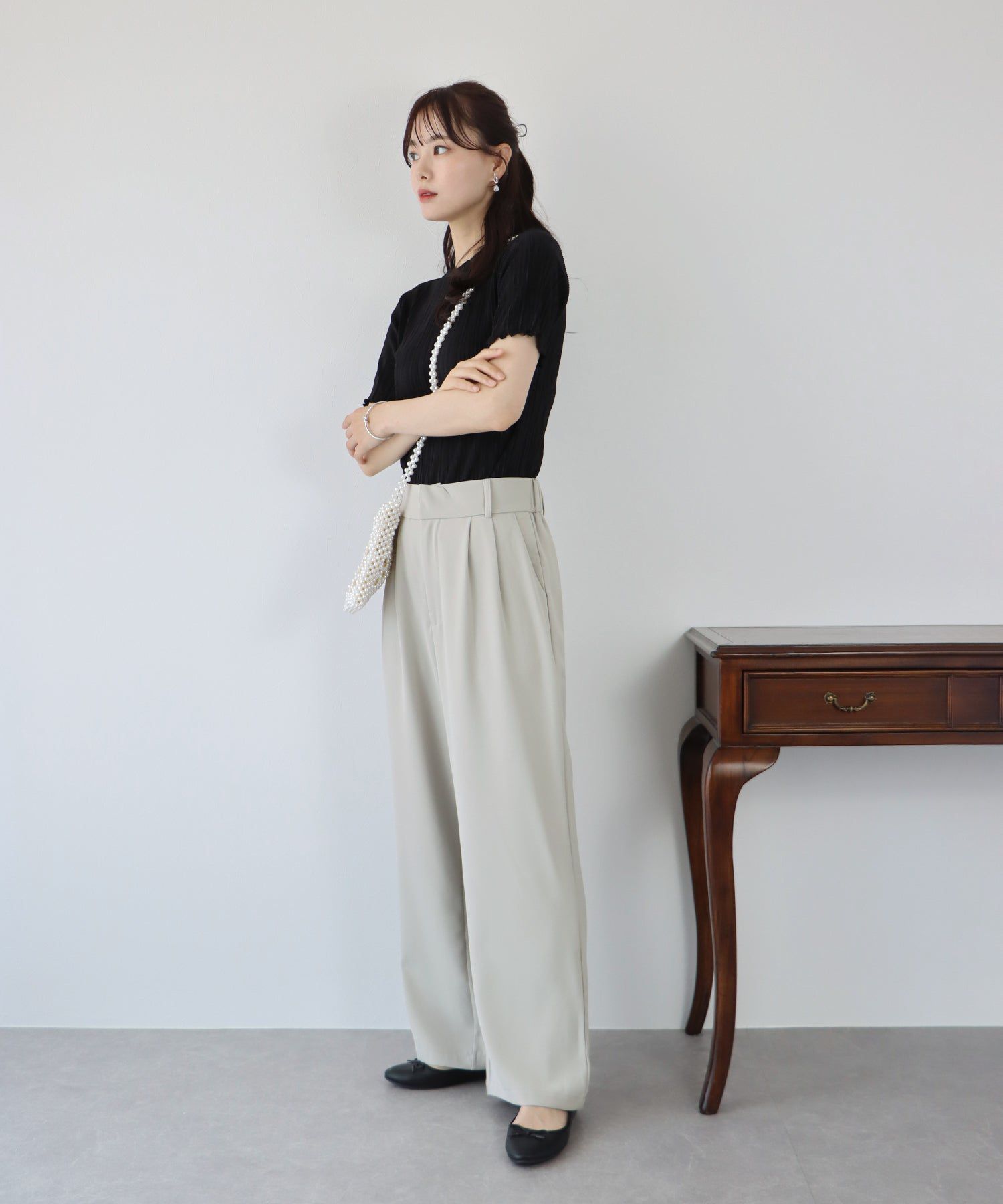 日本 BLUE EAST - 質感百搭垂墜感西裝褲-米灰