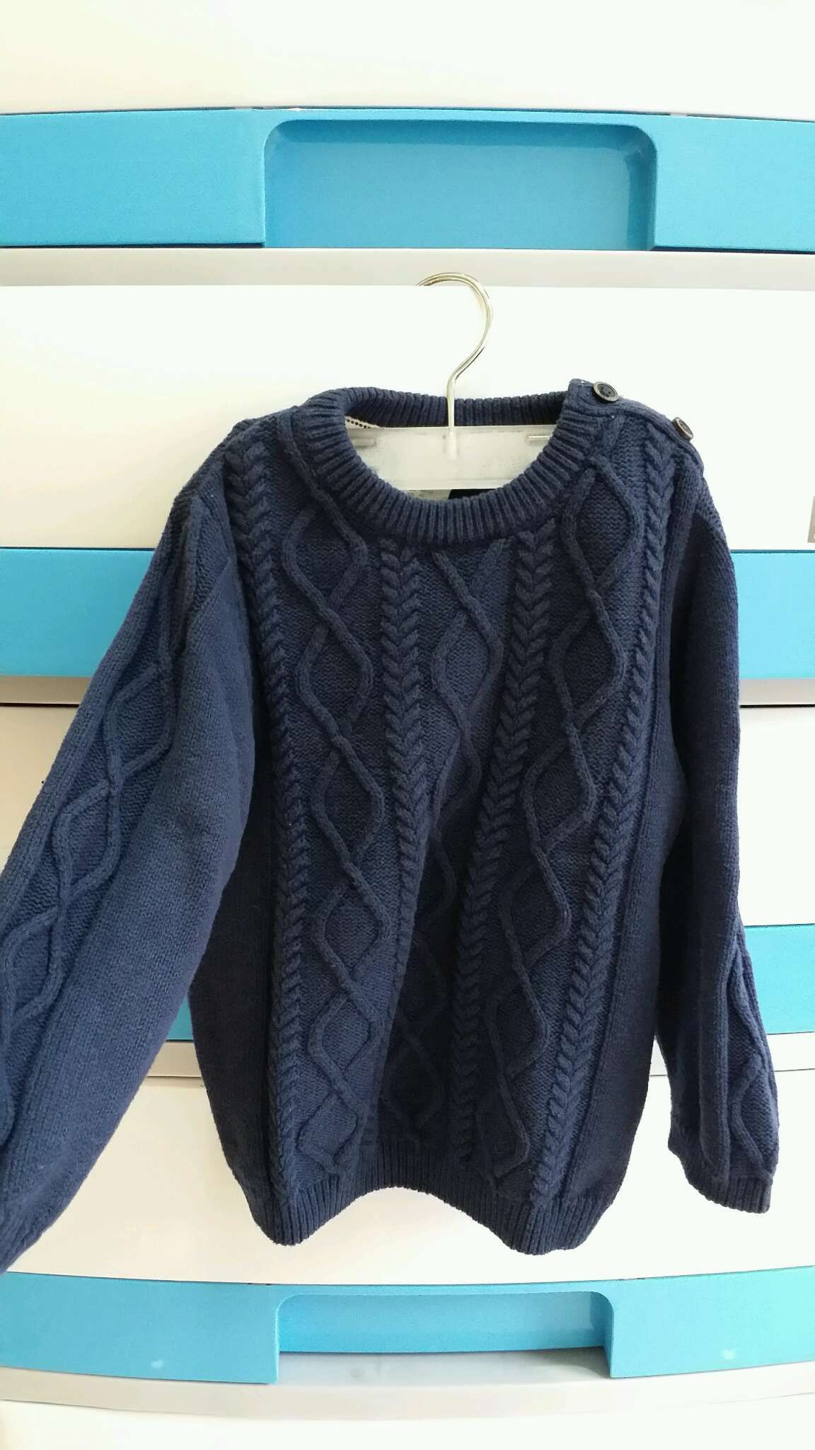 H&M深藍色編織毛衣 穿起來超好看