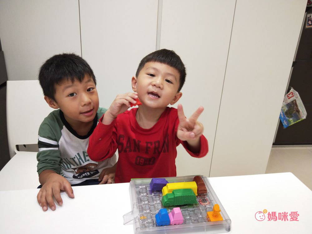 美國 Thinkfun - 寶寶的第一個塞車時刻-3歲以上