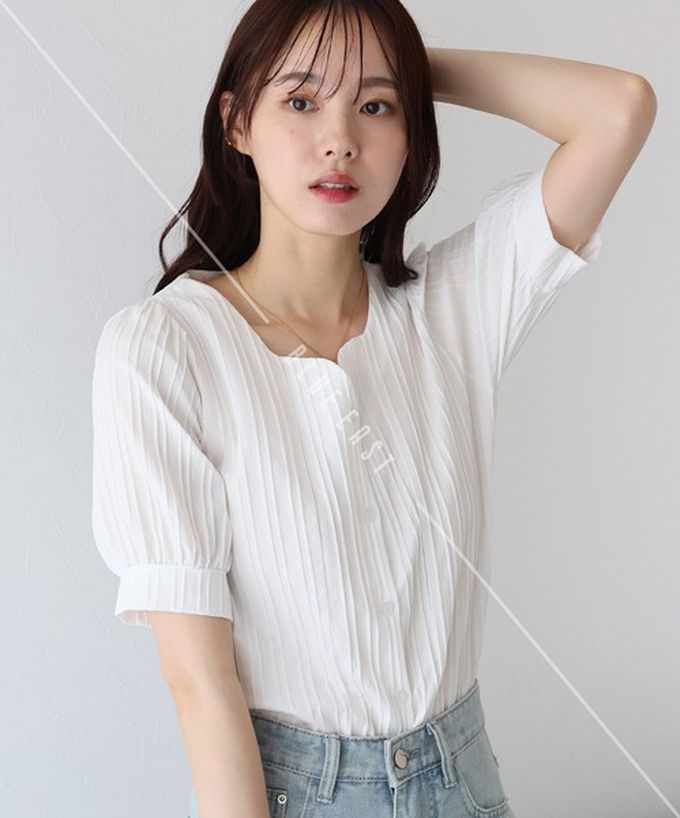 日本 BLUE EAST - 韓國製 心型領細緻泡泡短袖襯衫-粉卡其