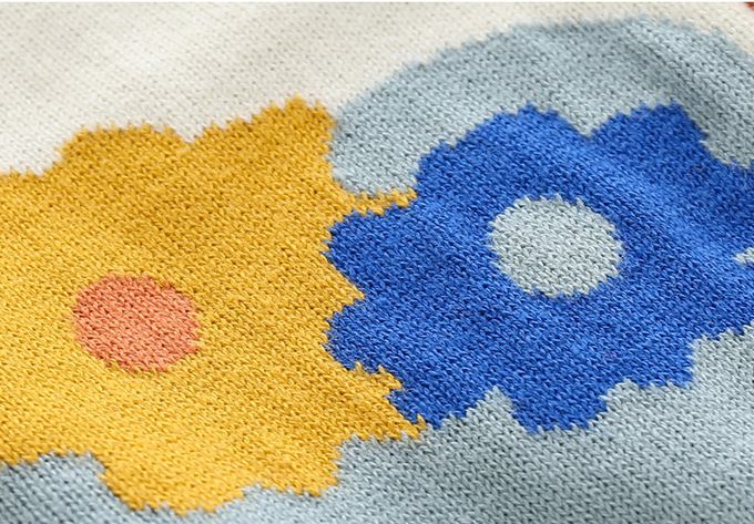 好搭V領鈕釦針織背心-花園星空-米杏色