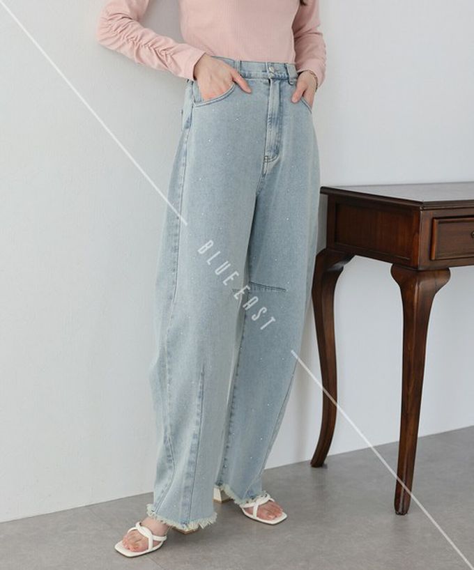 日本 BLUE EAST - 下襬流蘇閃耀愛心錐形美腳丹寧褲-淺藍