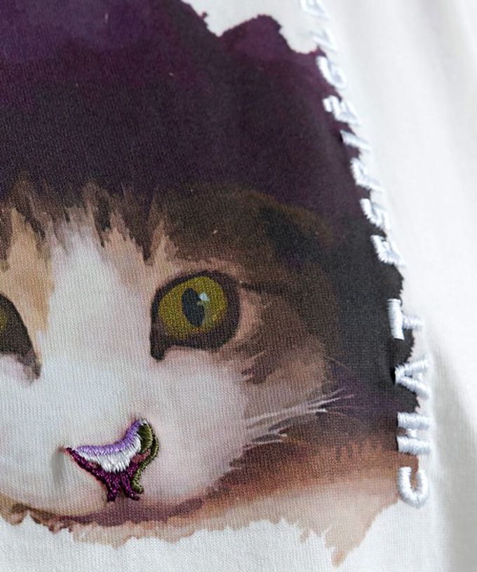 日本 Lupilien - 療癒休閒感落肩長版T恤-貓咪照片-寶藍