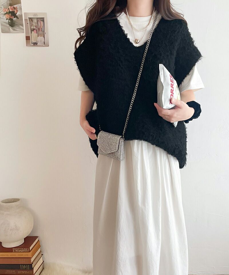 日本 Classical Elf - V領輕量柔軟毛絨穿搭背心-灰棕