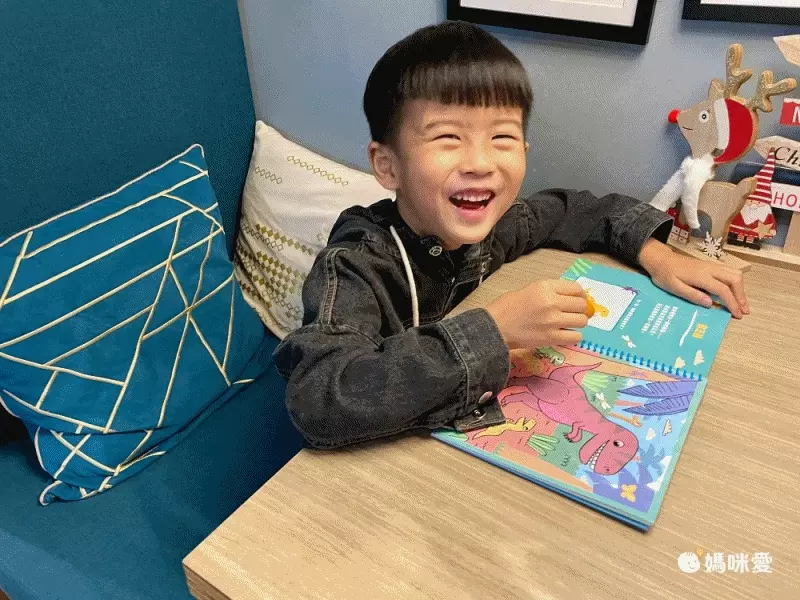 ＼2023超夯／【禾流文創】神奇隱形水畫冊，用水作畫、重複使用！