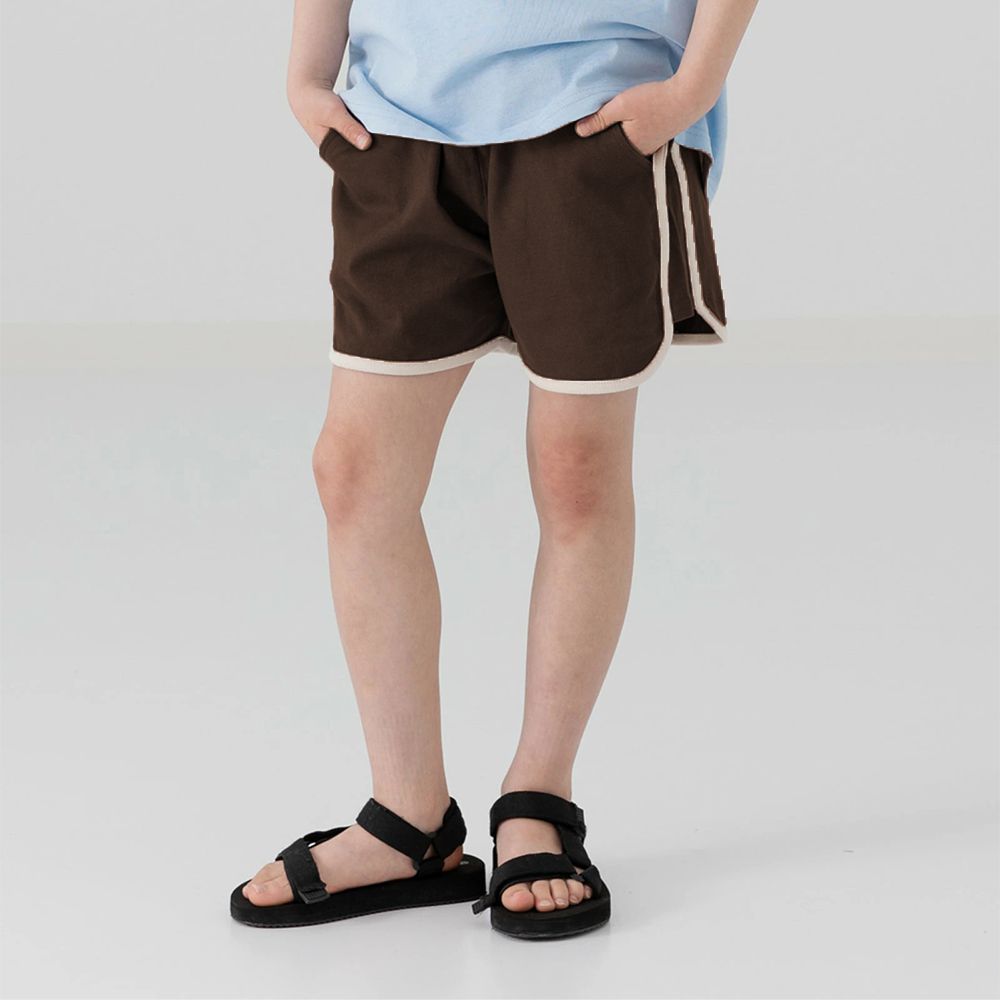 純棉運動風俏皮滾邊短褲-咖啡