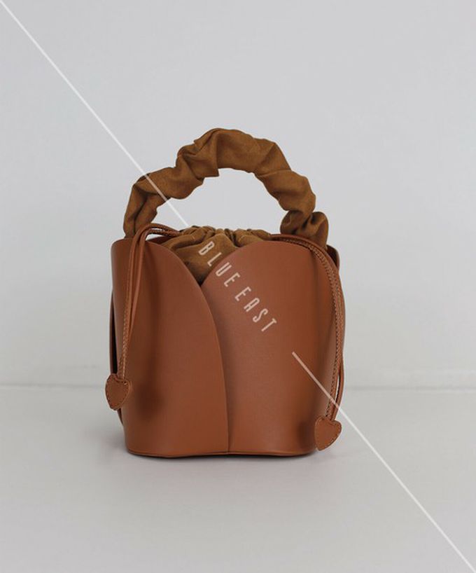 日本 BLUE EAST - 盛開鬱金香異素材迷你手提/側背包-黑