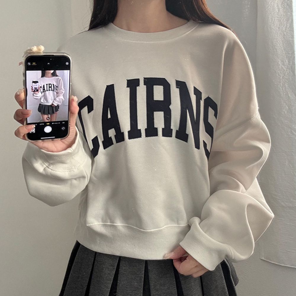 英文刺繡簡約休閒大學T-CAINS-象牙白 (F)