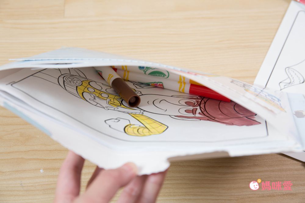 魔法顯色筆【Crayola 繪兒樂】神彩著色套組/著色本