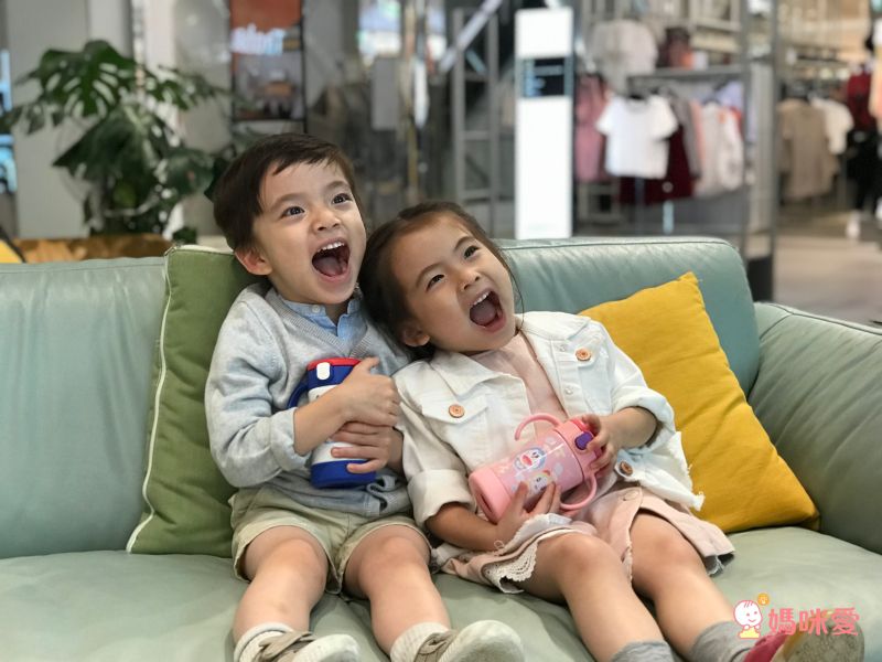 日本 Richell 利其爾 - DORAEMON不鏽鋼吸管保溫杯-紫 (300ml)