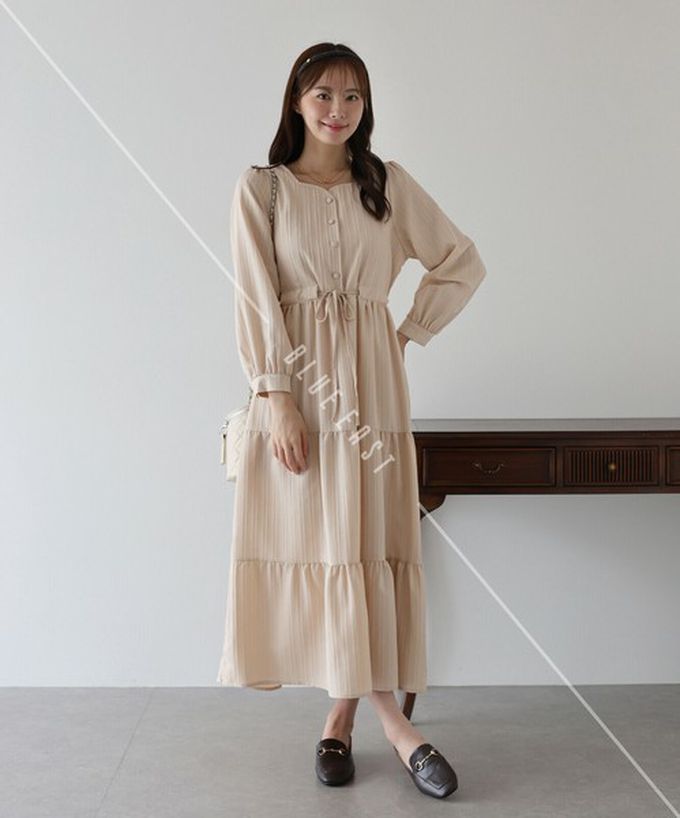 日本 BLUE EAST - 美型桃心領腰綁帶分層泡泡袖洋裝-嫩粉杏