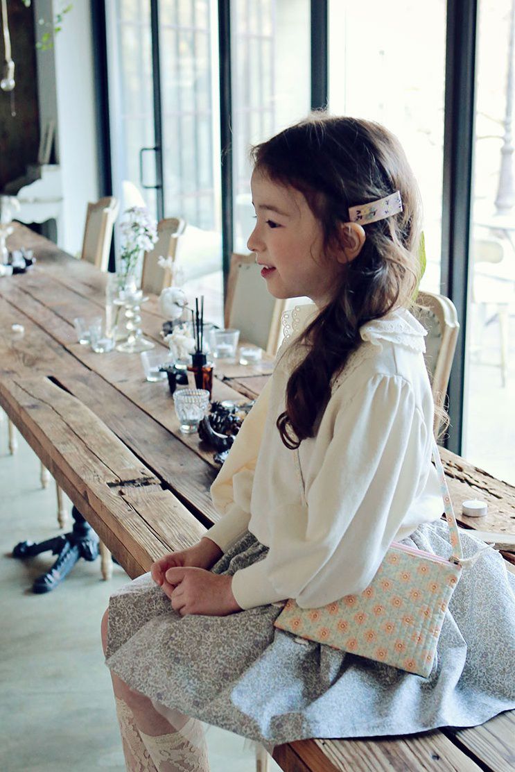 韓國 PuellaFLO - 雙層花瓣領泡泡袖上衣-米白