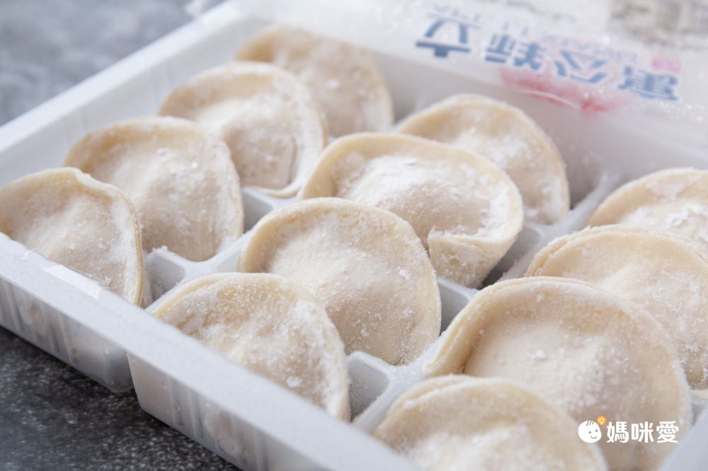 爆汁飽滿內餡！【立祥公寓】手工黑豬肉水餃 外皮Ｑ彈