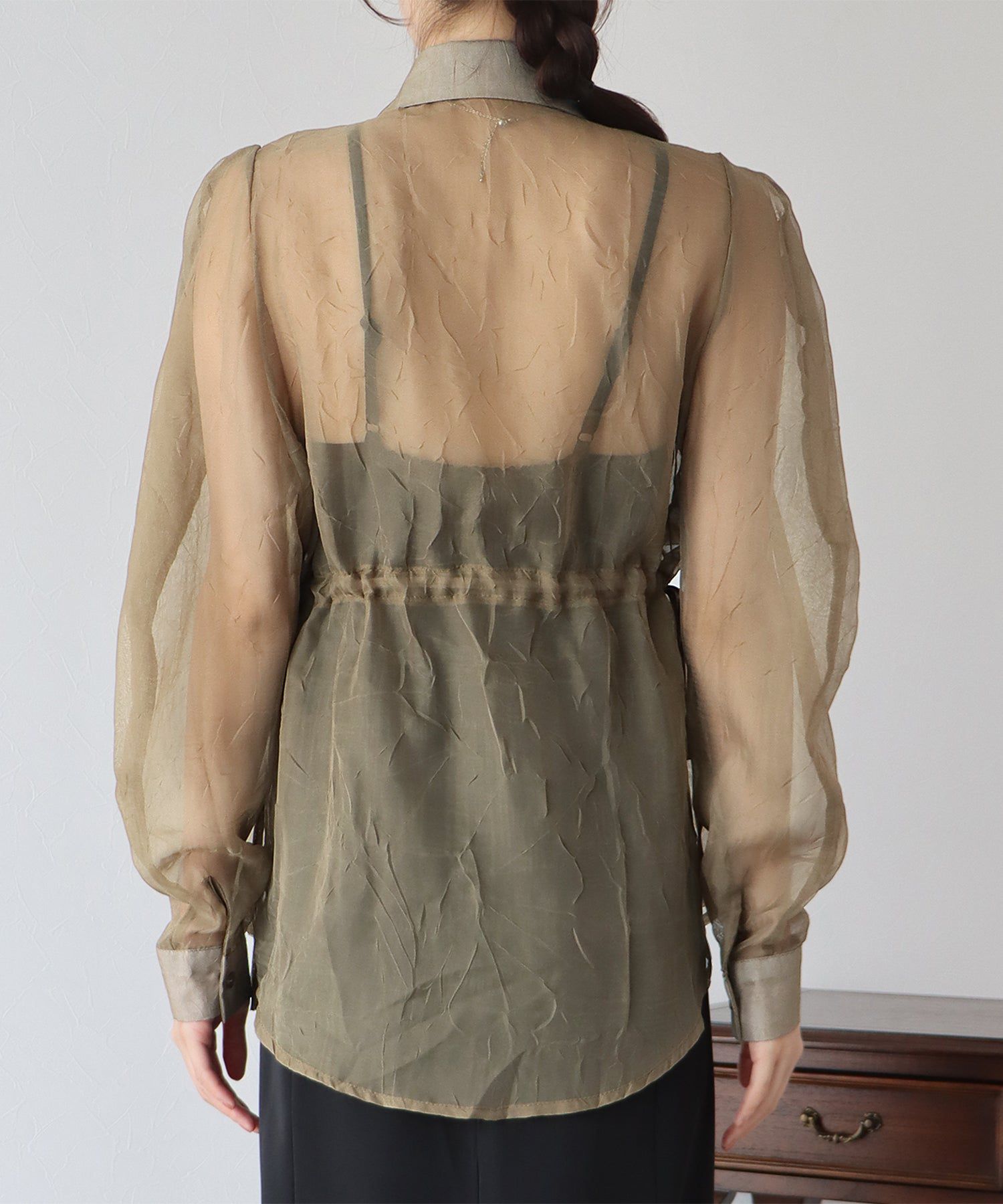 日本 BLUE EAST - 透膚抽繩翻領薄襯衫-米杏