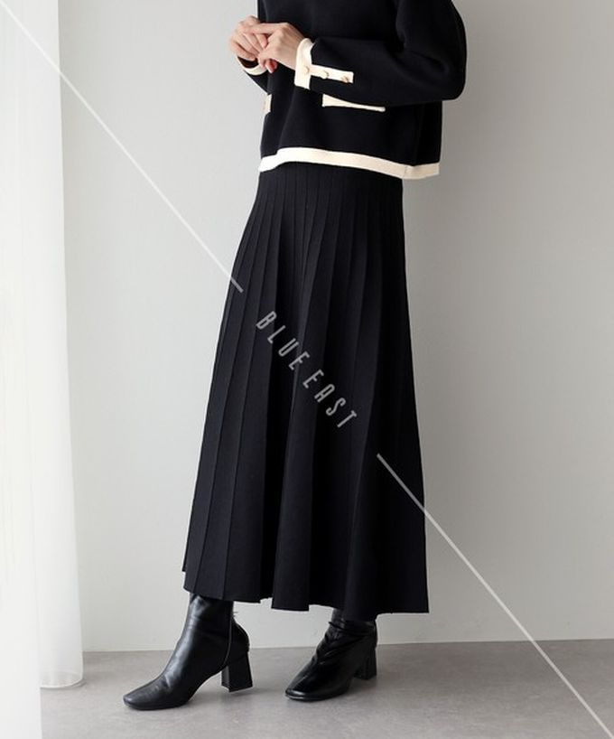 日本 BLUE EAST - 金釦滾邊針織上衣+優雅百摺長裙(2件組)-棕x藍