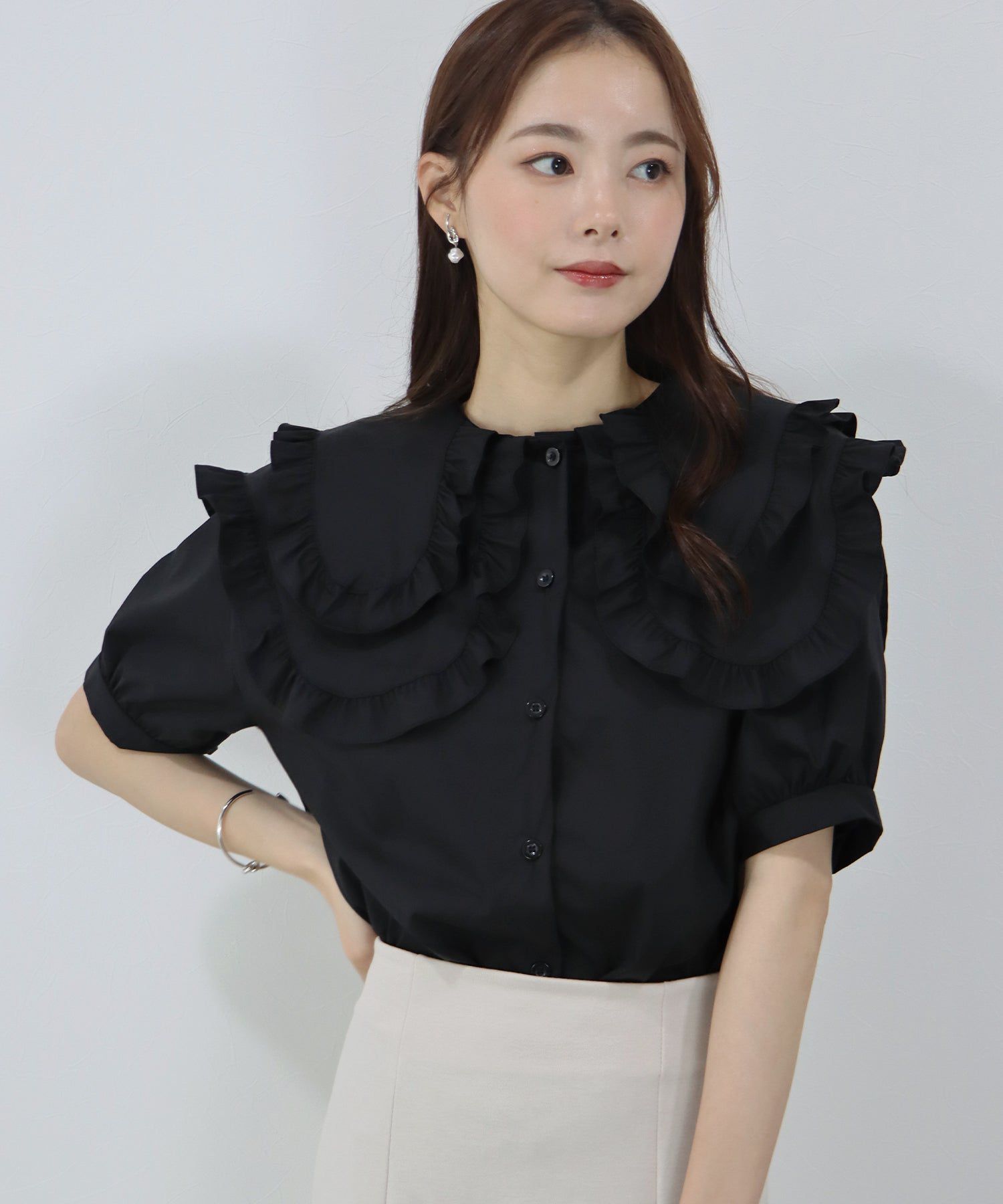 日本 BLUE EAST - 荷葉層次領泡泡短袖襯衫-條紋-水藍