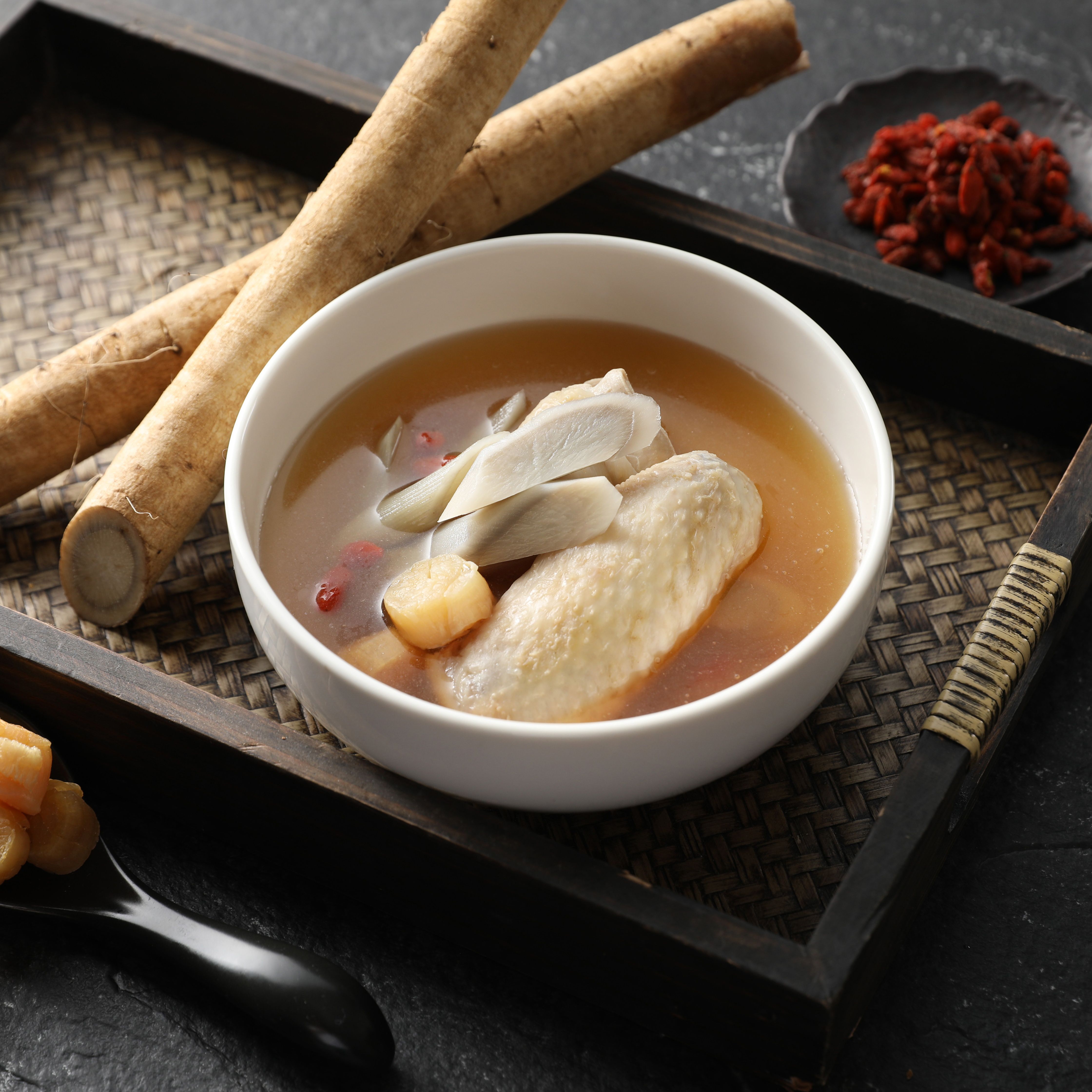 知名飯店港點【豪鼎私廚】魚子燒賣/葡式焗蛋塔/煲湯