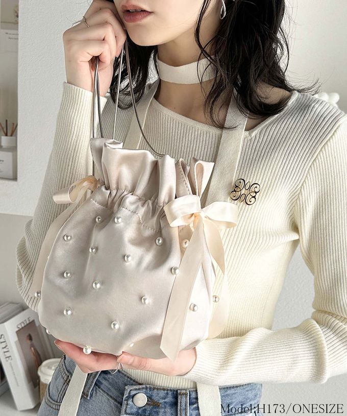 日本 Classical Elf - mily bilet 華麗緞面珍珠束口側背小包-象牙白