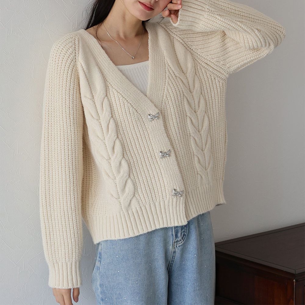 蝴蝶結寶石V領麻花粗編開襟衫-白 (M)