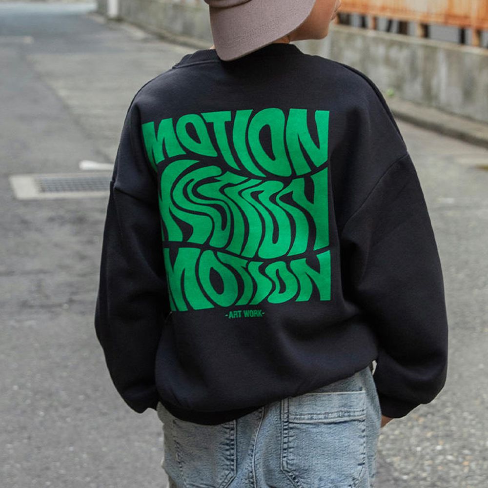 街頭塗鴉風裏起毛長袖上衣-彎曲logo-黑